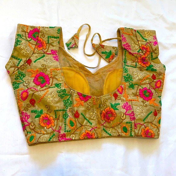 Floral embroidered Blouse - Picture 2 of 2